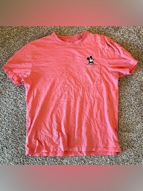 Men’s Disney T-Shirt ~ Embroidered Mickey ~ Size M Disneyland / Disney Cruise